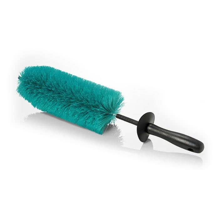 DNA-e – Long handle Wheel Brush (Length 45cm)